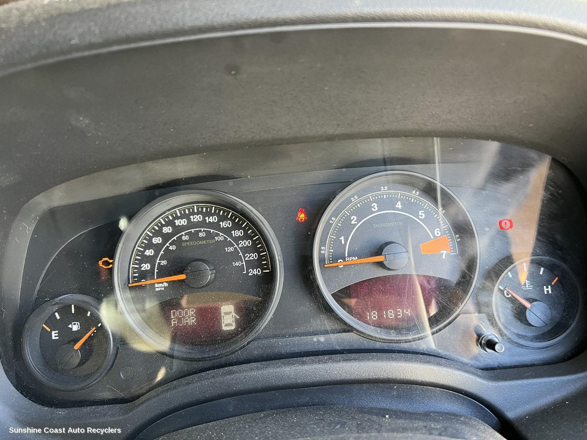 2011-2016 Jeep Patriot Instrument Cluster