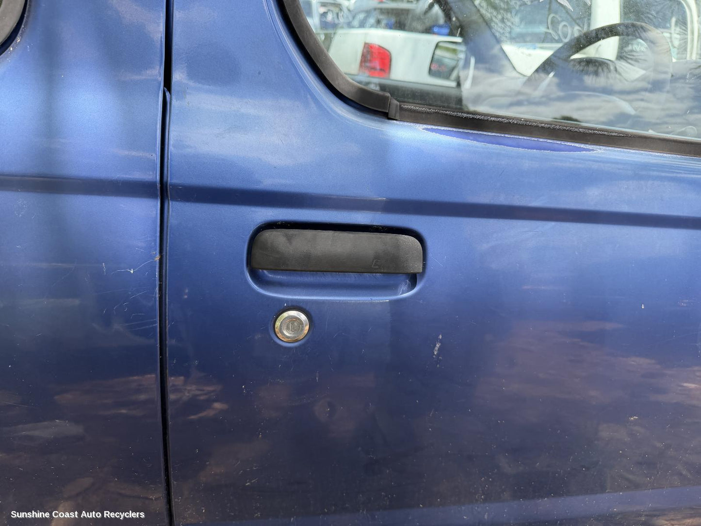 2001 Nissan Navara Door Handle