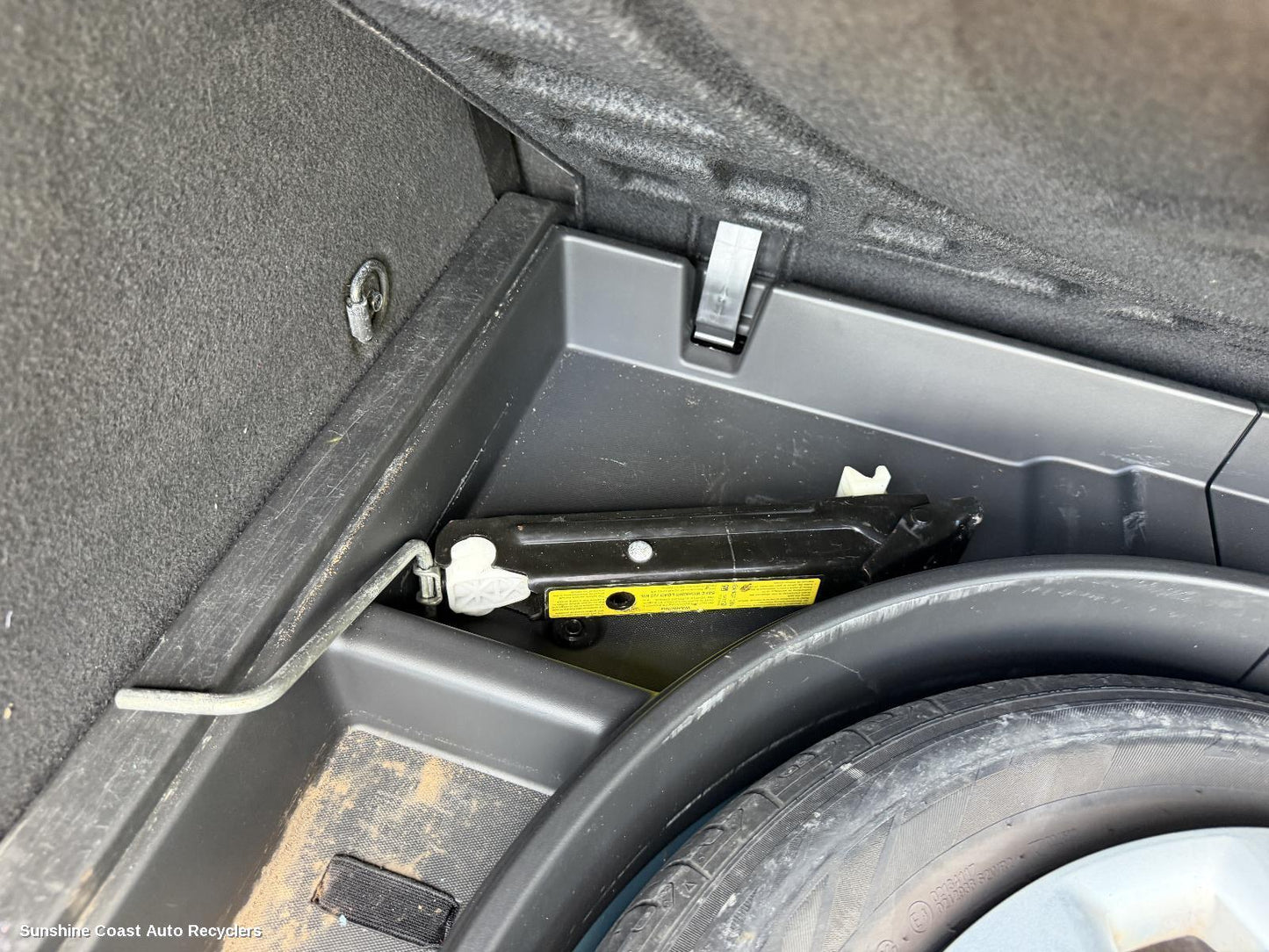 2011-2017 Holden Cruze Jack