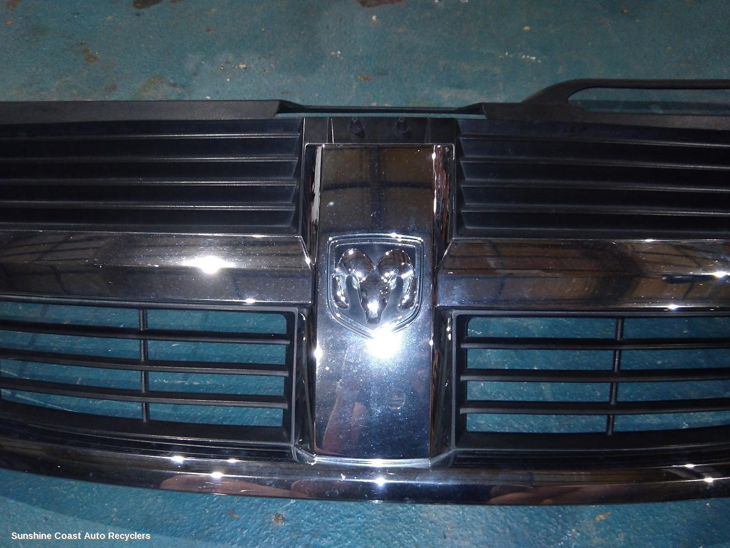 2010 Dodge Journey Grille