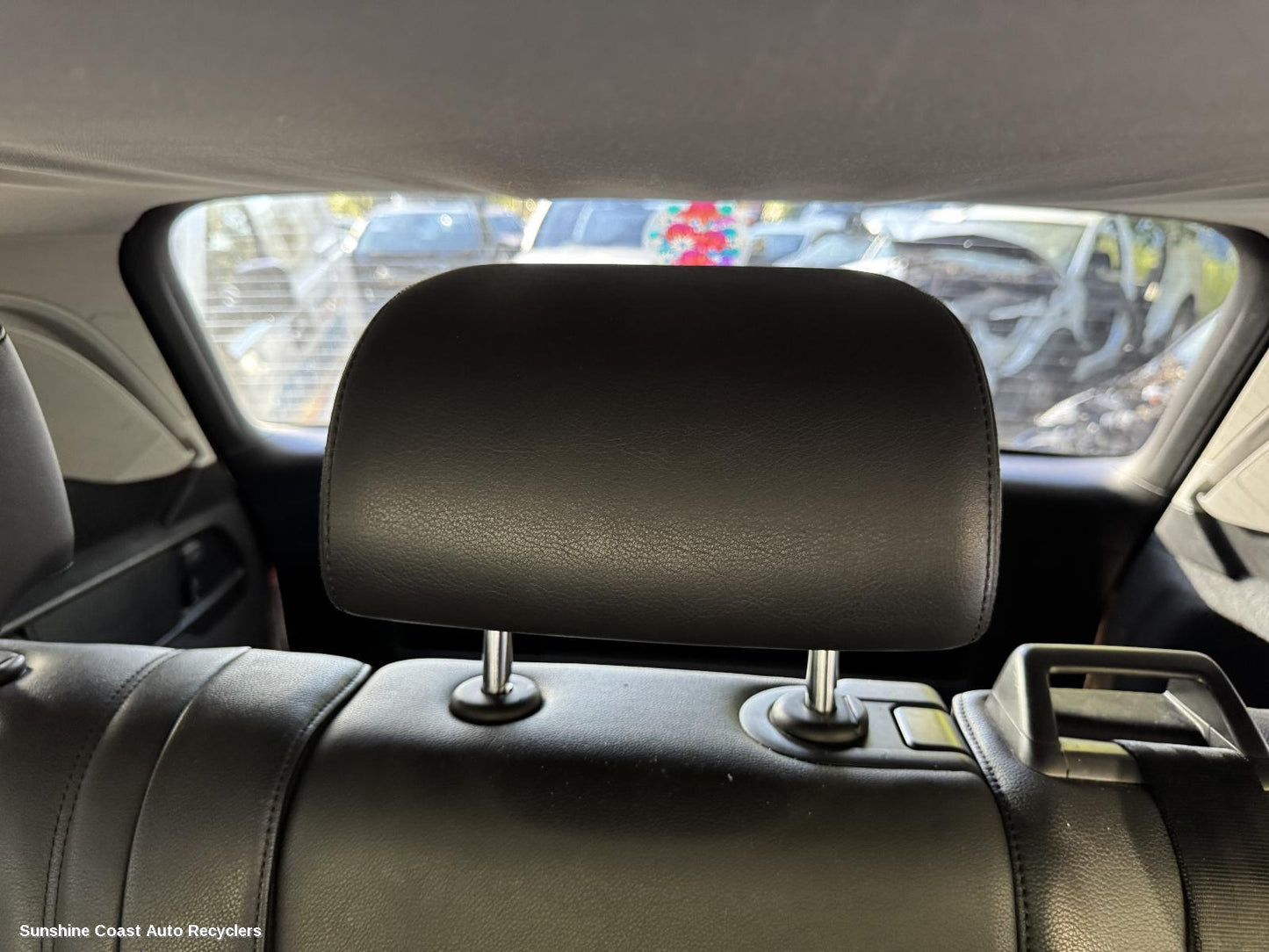 2010-2018 Volkswagen Touareg Headrest