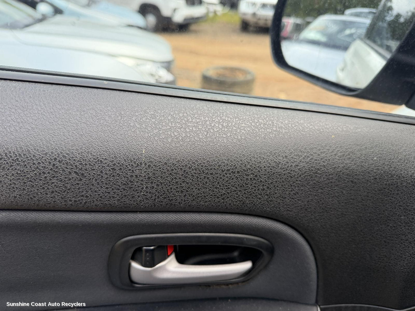 2013 Suzuki Vitara Door Handle