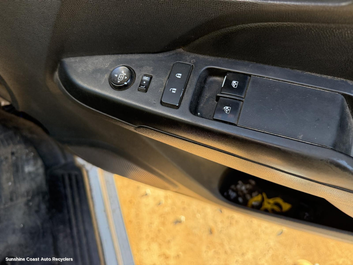 2016-2020 Holden Colorado Pwr Dr Wind Switch