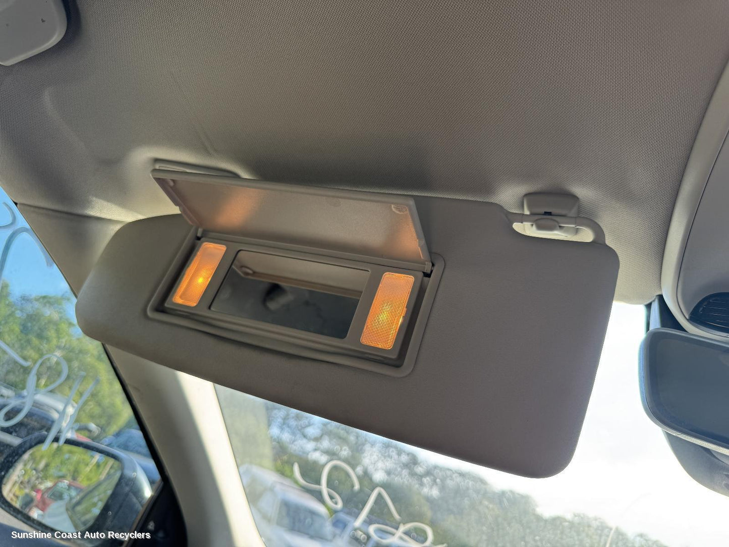 2015 Volvo S40 Sunvisor