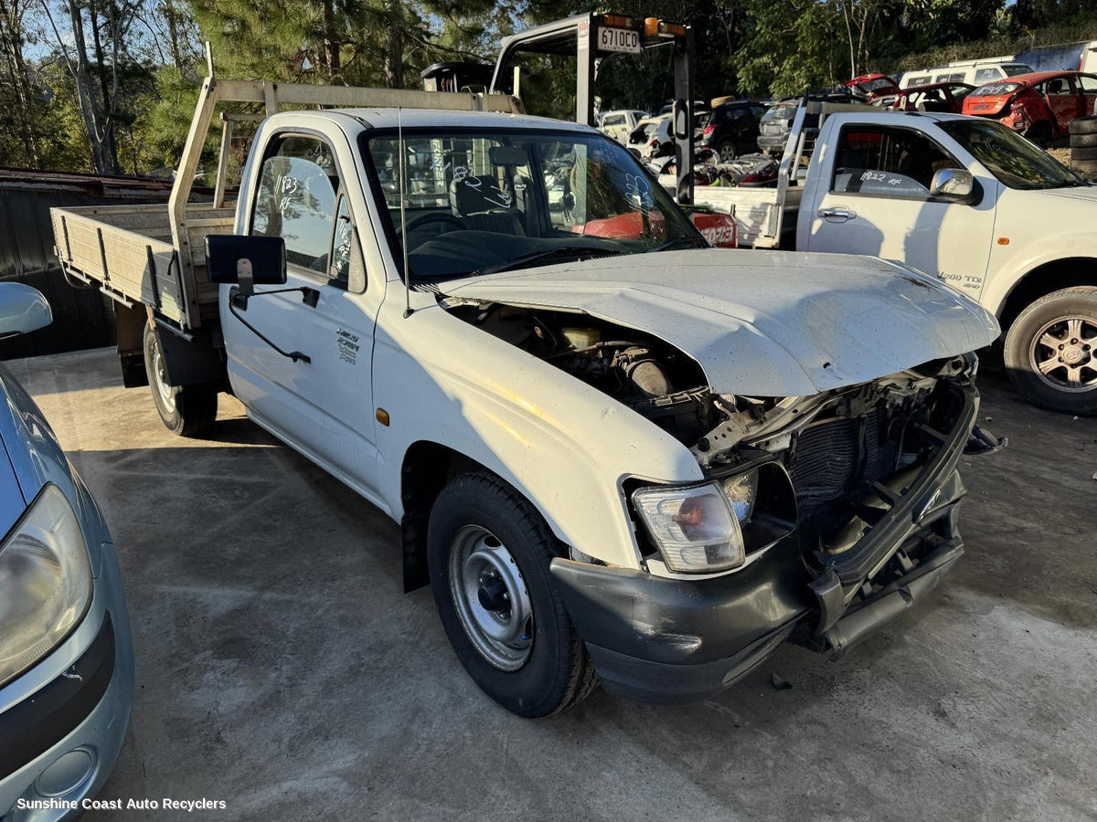 2001-2005 Toyota Hilux Right Guard