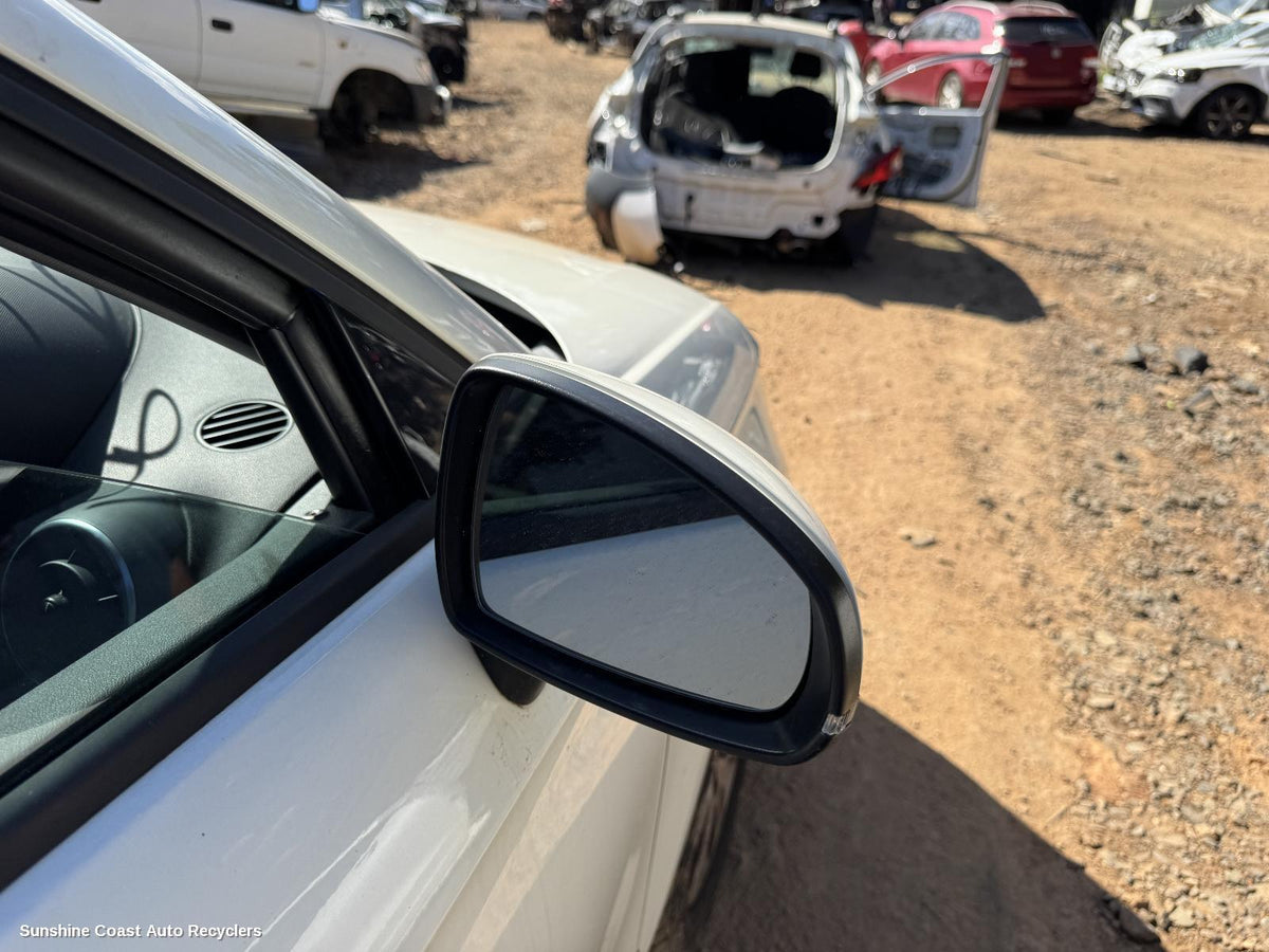 2010-2018 Audi A1 Right Door Mirror