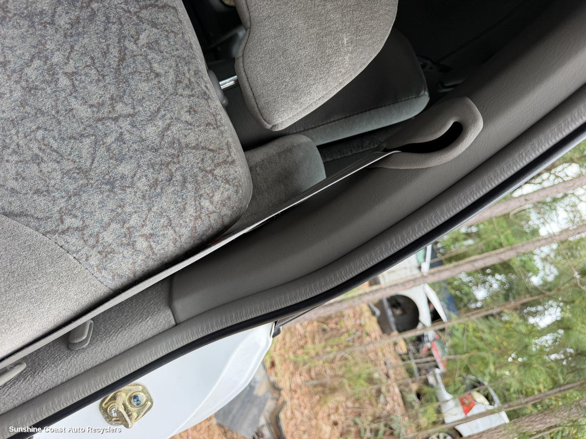 1997-2001 Nissan Patrol Seatbelt Stalk