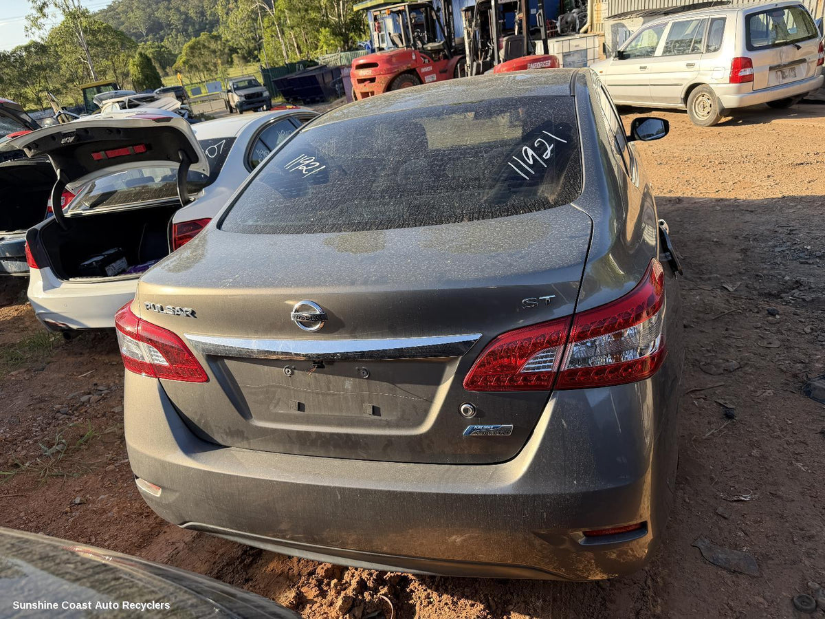 2012-2017 Nissan Pulsar Bootlid Tailgate