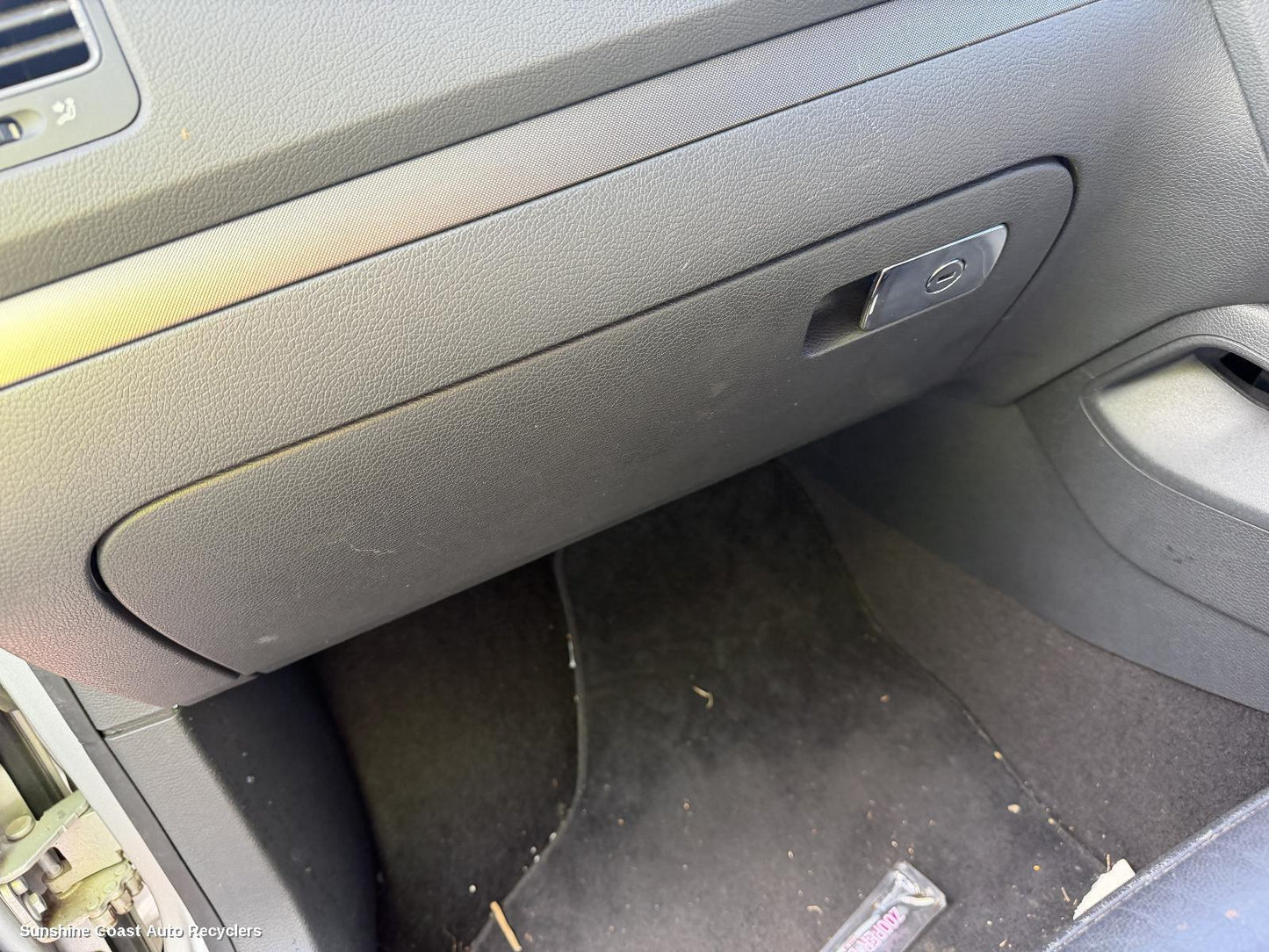 2004-2009 Volkswagen Golf Glove Box