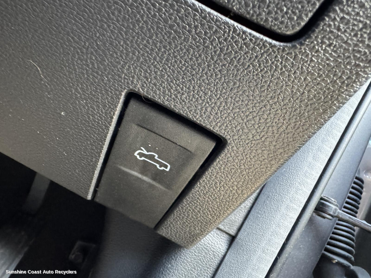 2017-2026 Ldv T60 Bonnet Release