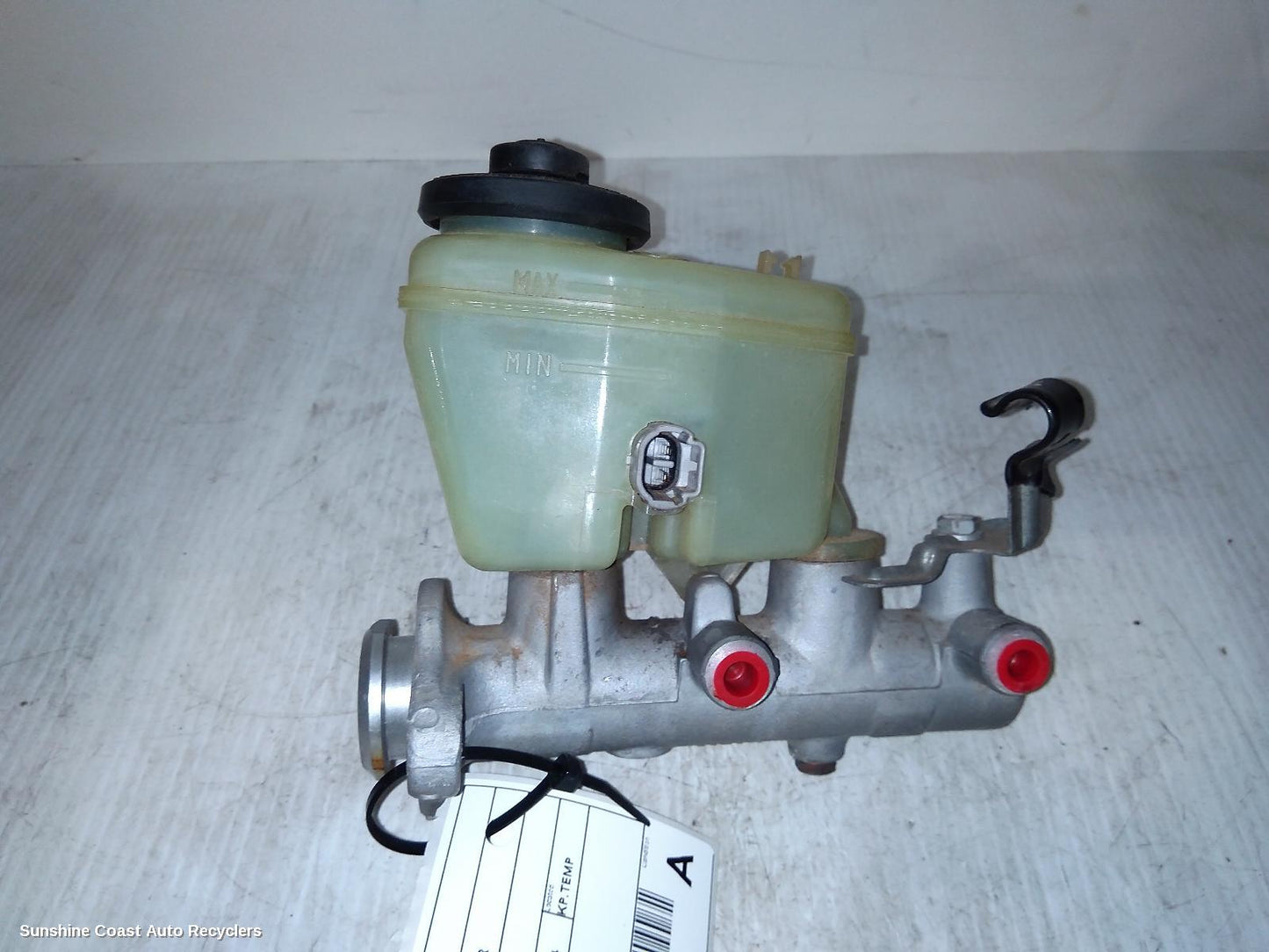 2004 Toyota Hilux Master Cylinder