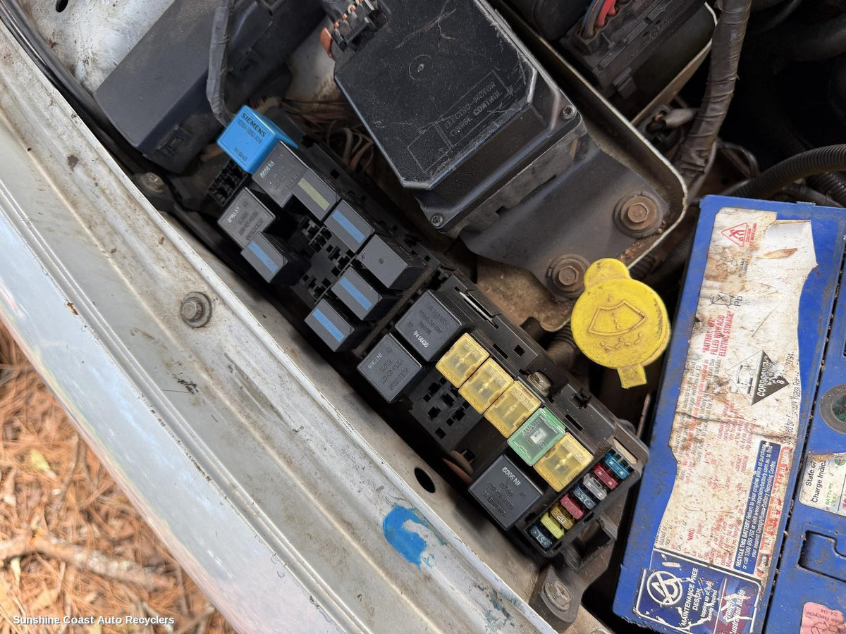 1997-2002 Holden Commodore Fuse Box