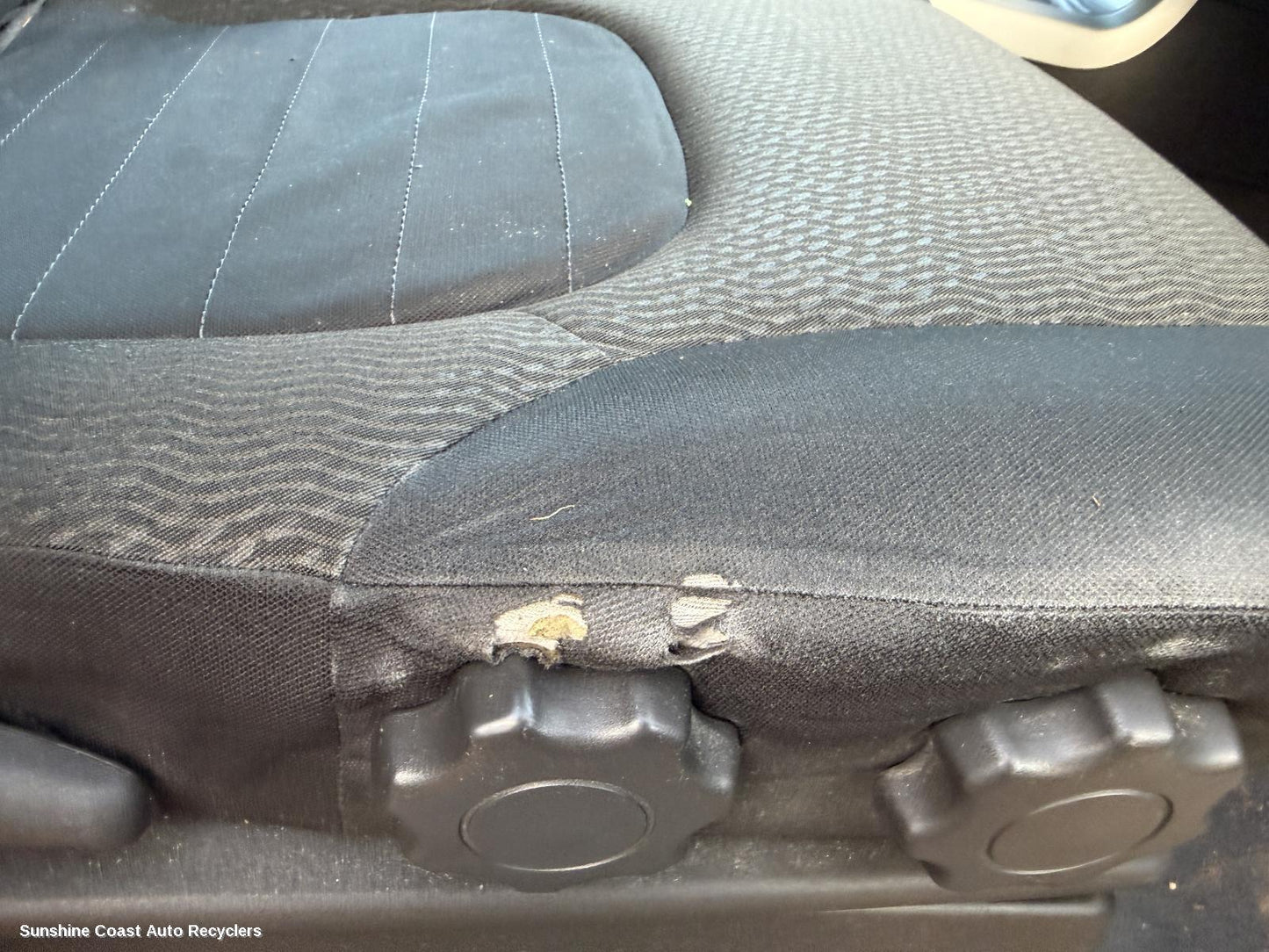 2010-2015 Nissan Navara Front Seat