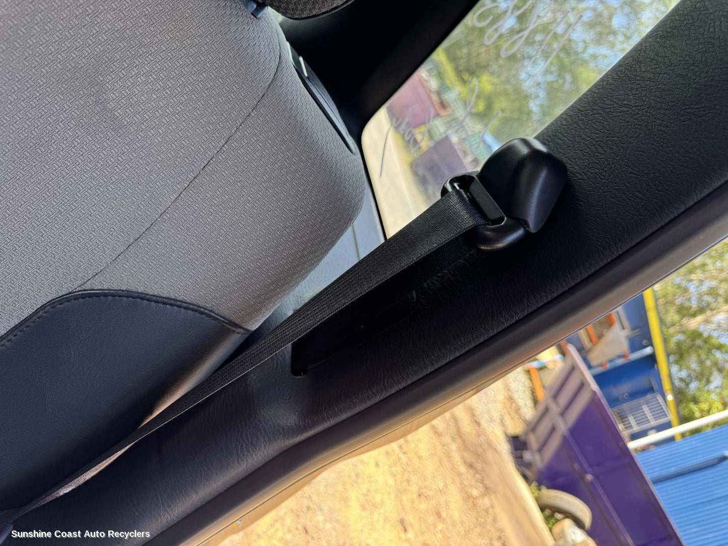 2004 Jeep Cherokee Seatbelt Stalk