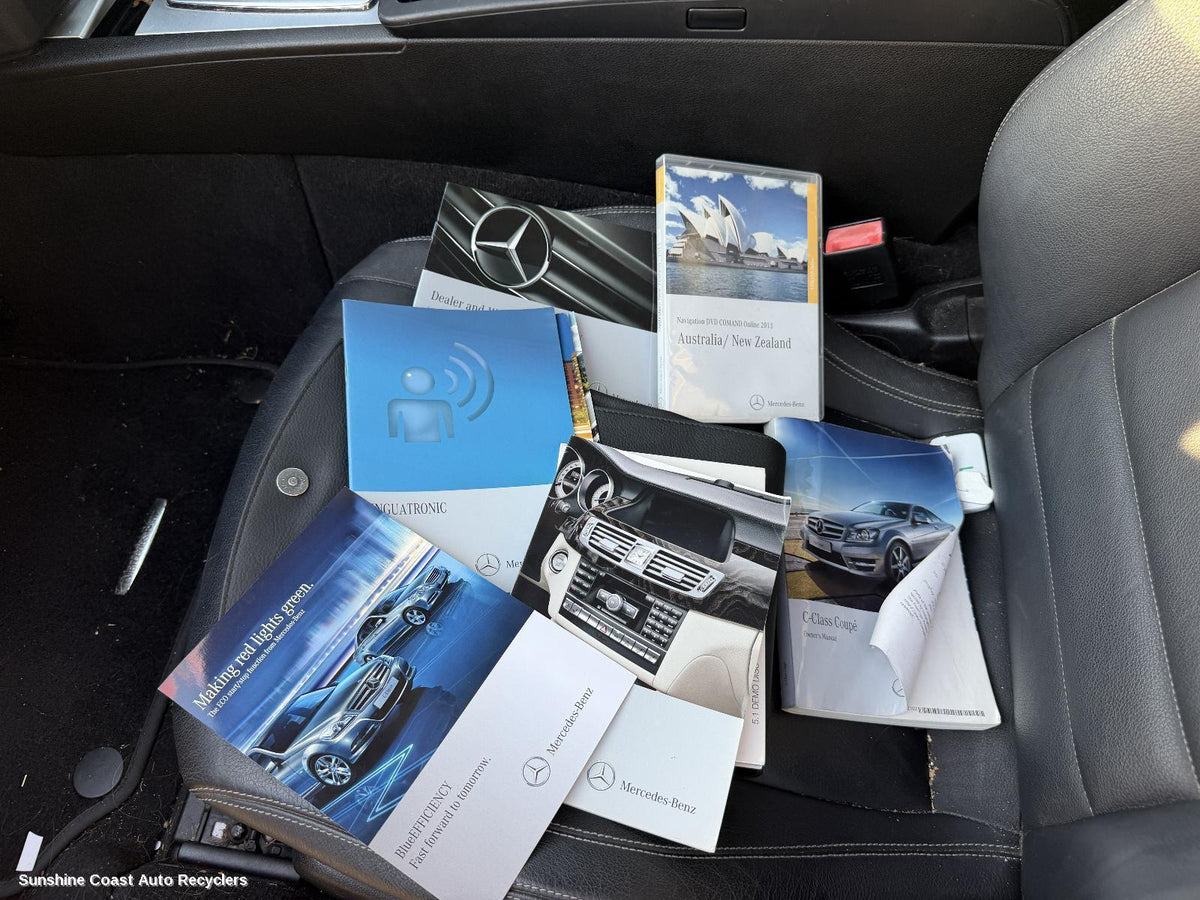 2011-2015 Mercedes C Class Owners Handbook