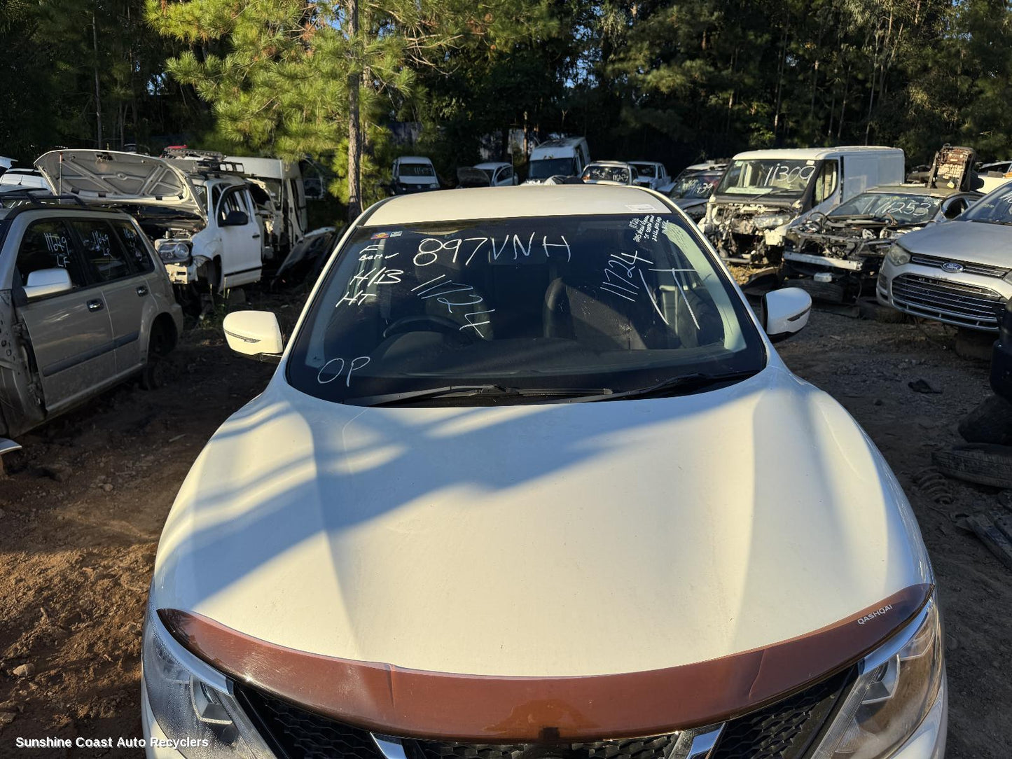 2015 Nissan Qashqai Bonnet Protector
