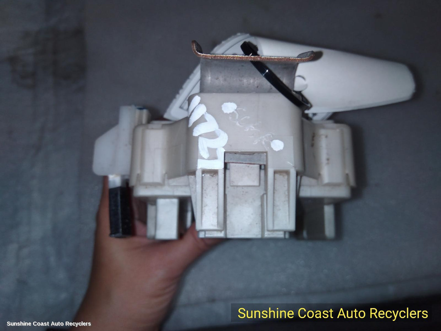 2006-2014 Mitsubishi Pajero Fuse Box