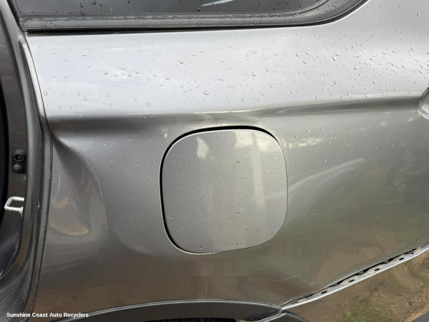 2018 Mitsubishi Outlander Fuel Door   Filler