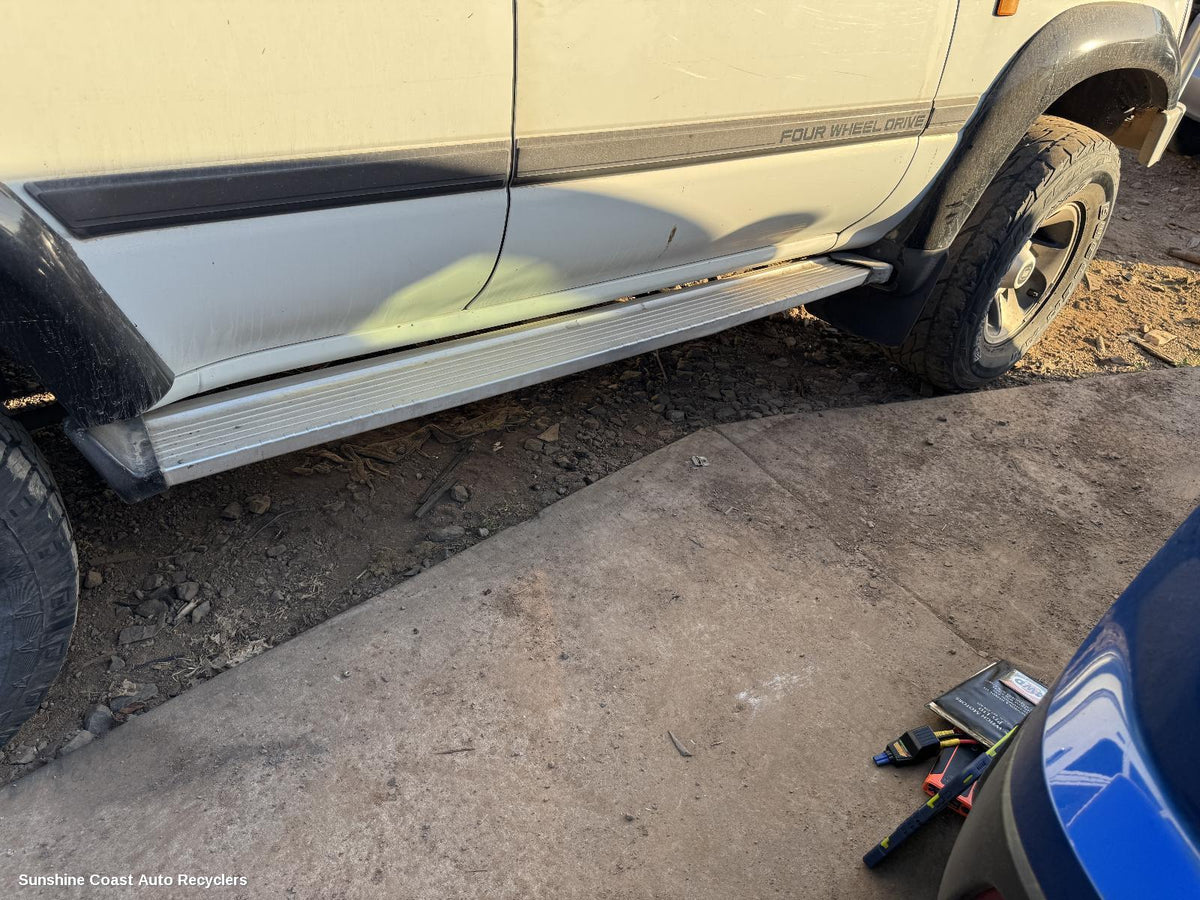 1990-1998 Toyota Landcruiser Side Step Skirt