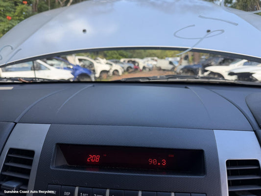 2009-2012 Mitsubishi Outlander Clock