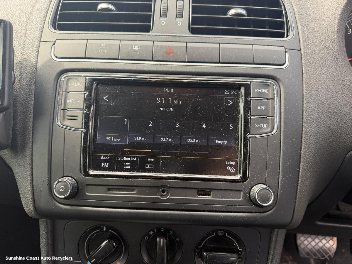 2010-2017 Volkswagen Polo Radio Cd Dvd Sat Tv