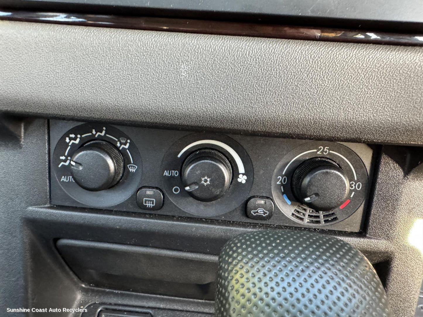 2002 Mitsubishi Pajero Heater Ac Controls