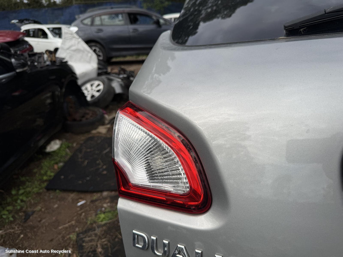 2010-2014 Nissan Dualis Rear Garnish