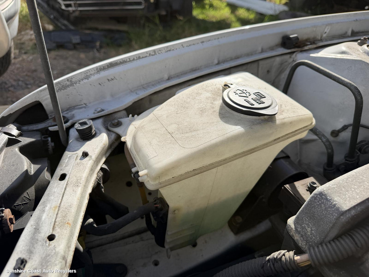 1998-2001 Toyota Corolla Washer Bottle
