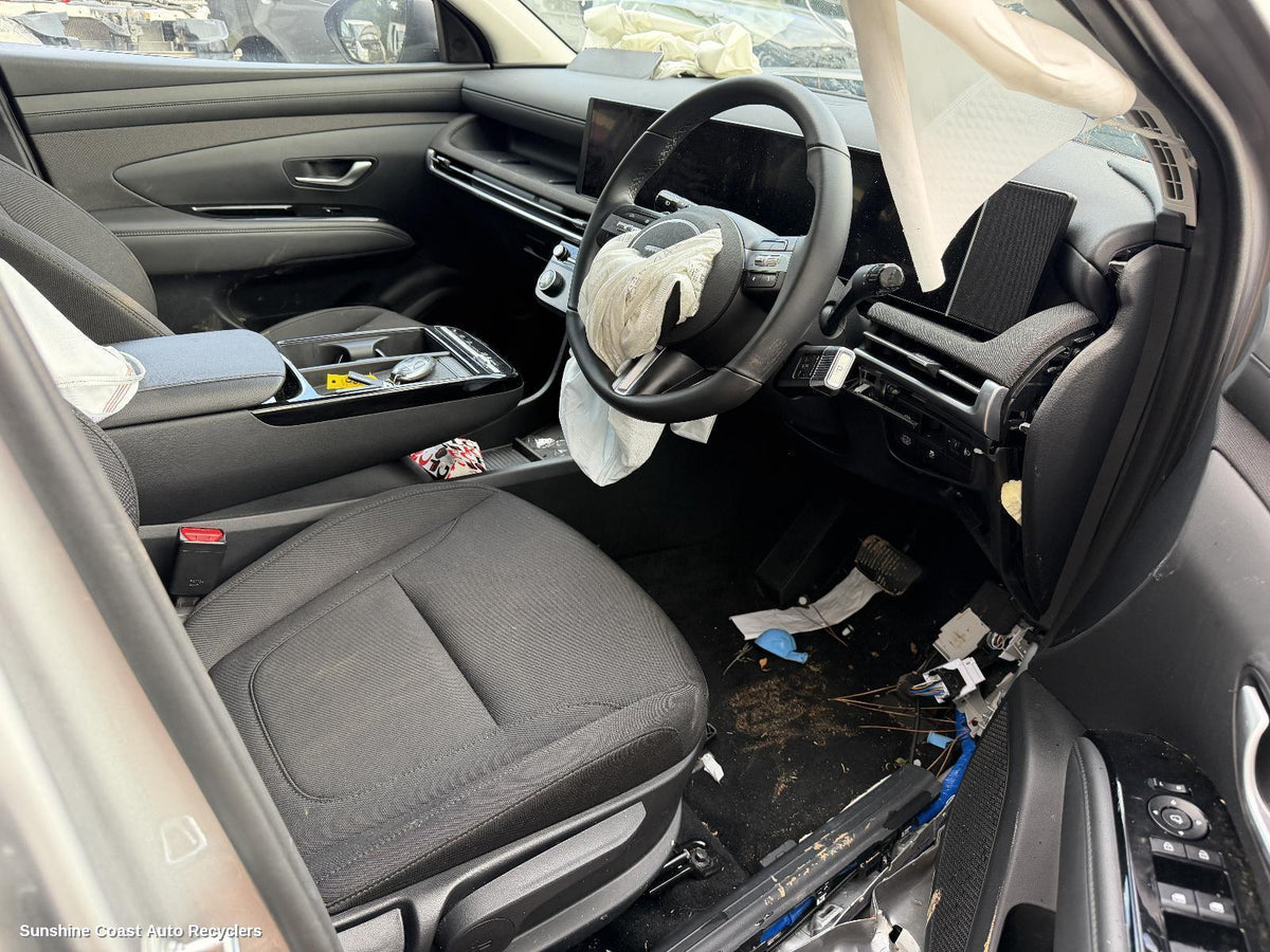 2021-2026 Hyundai Tucson Left Front Hub Assembly
