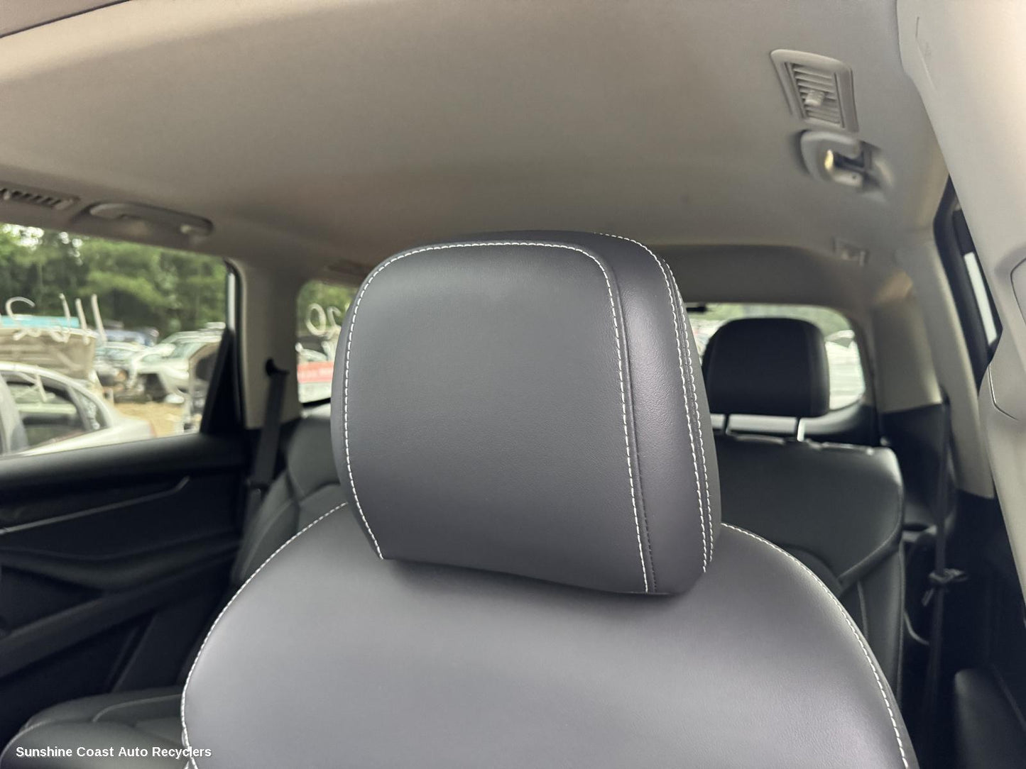 2022 Ldv D90 Headrest