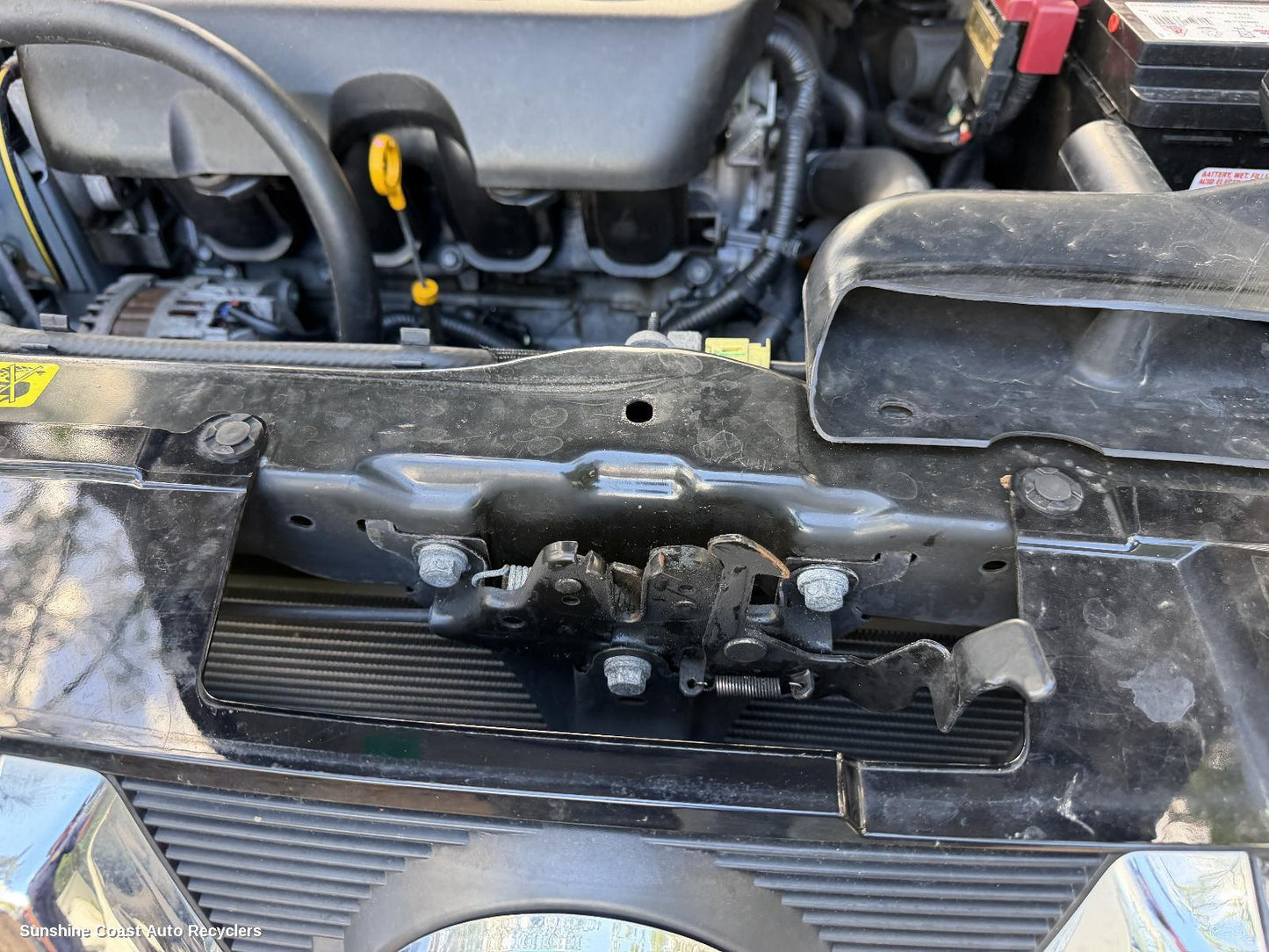2010-2014 Nissan Dualis Bonnet Lock Support