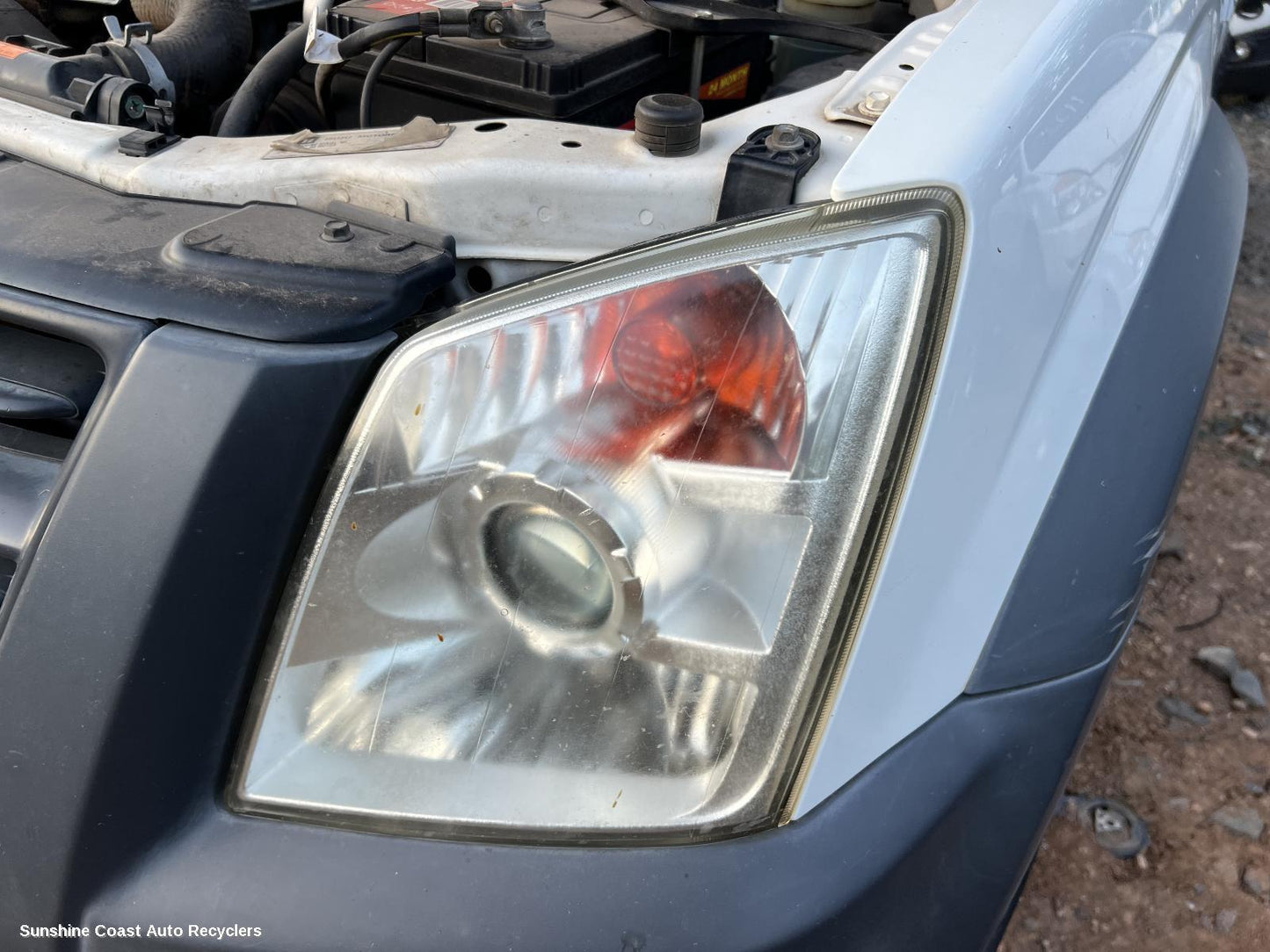 2011 Isuzu Dmax Left Headlamp