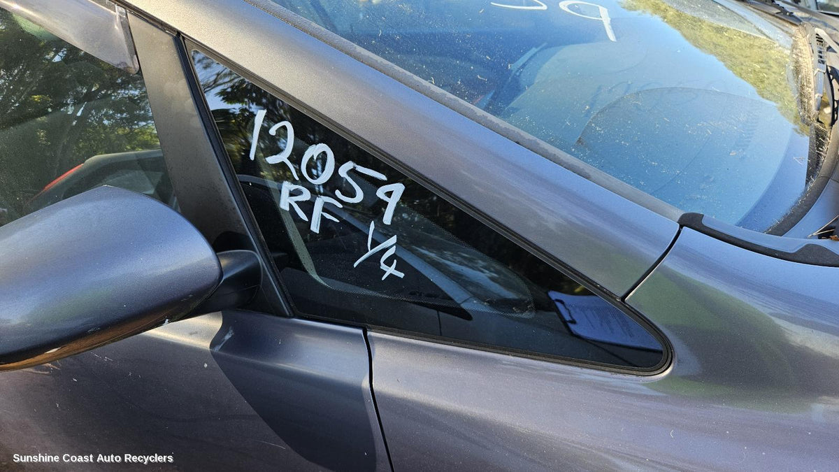 2004-2009 Honda Odyssey Right Front 1 4 Door Glass