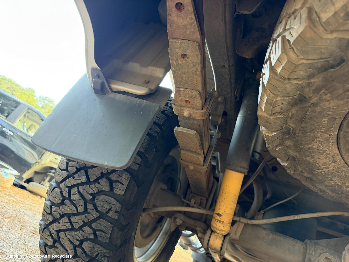 2010-2015 Nissan Navara Shock Absorber