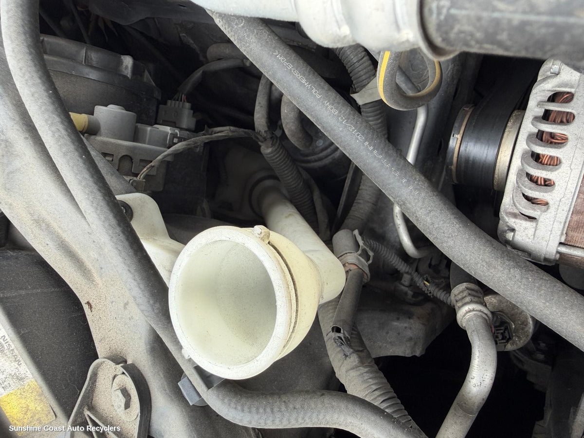 2007-2014 Nissan Dualis Washer Bottle