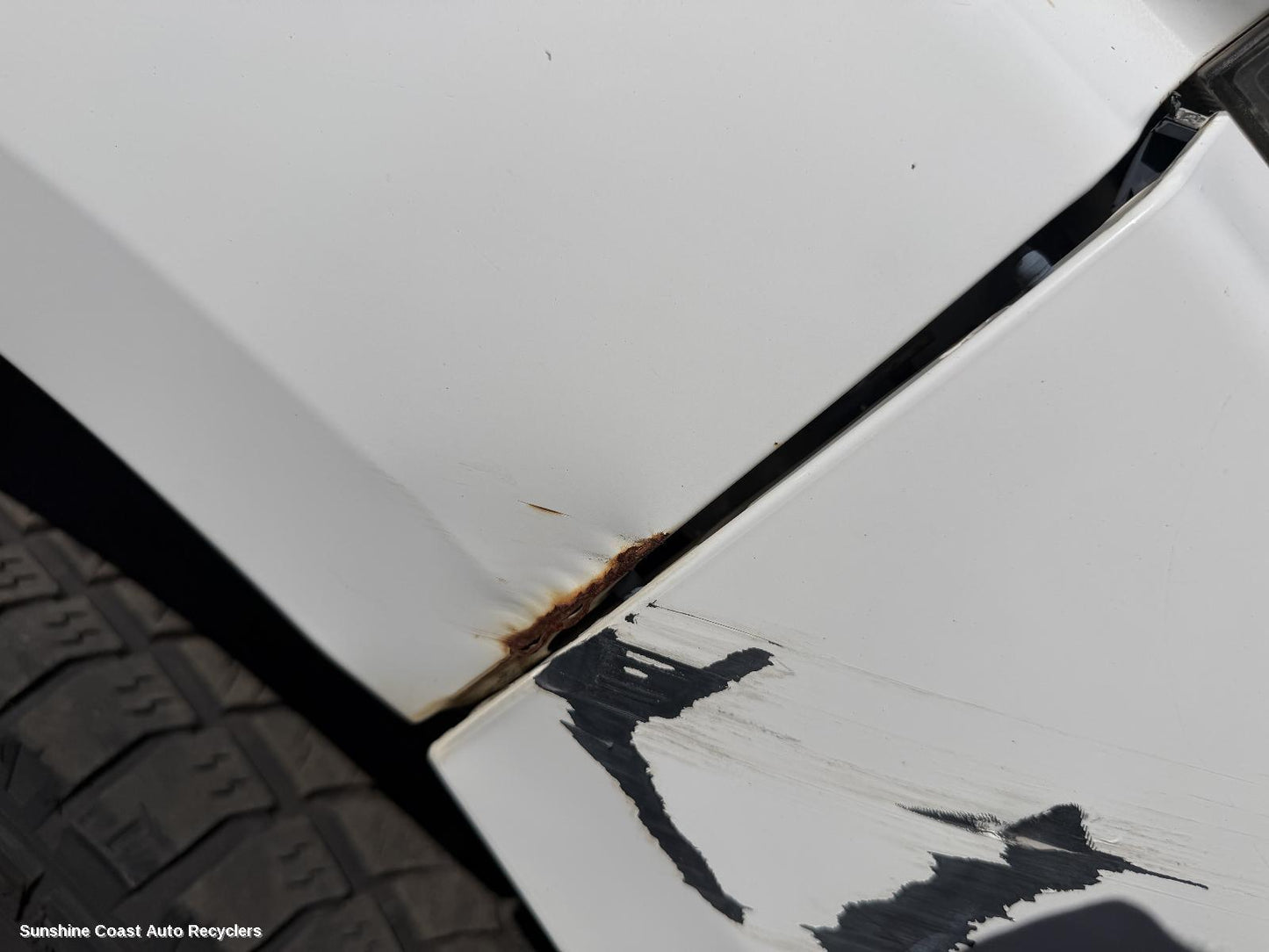 2005-2015 Nissan Navara Right Guard