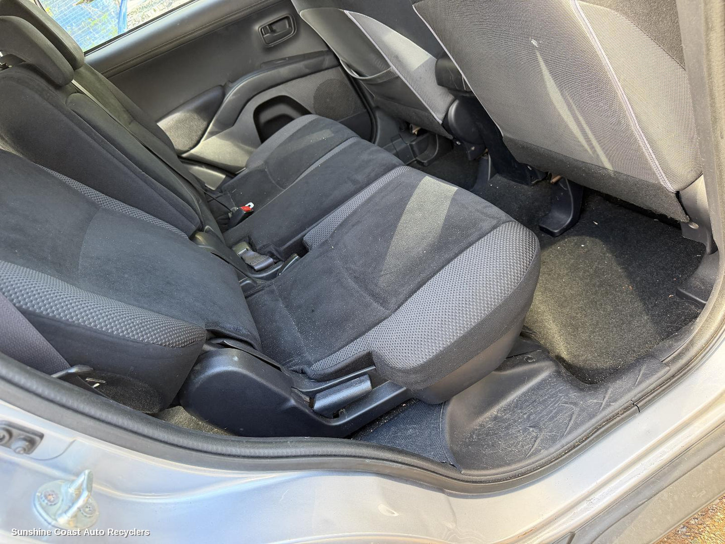 2009-2012 Mitsubishi Outlander 2nd Seat  Rear Seat