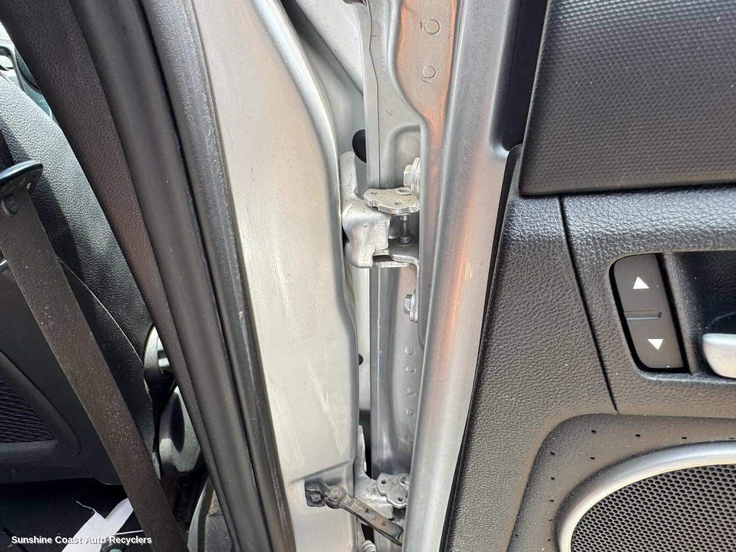 2010 Holden Commodore Pwr Dr Wind Switch