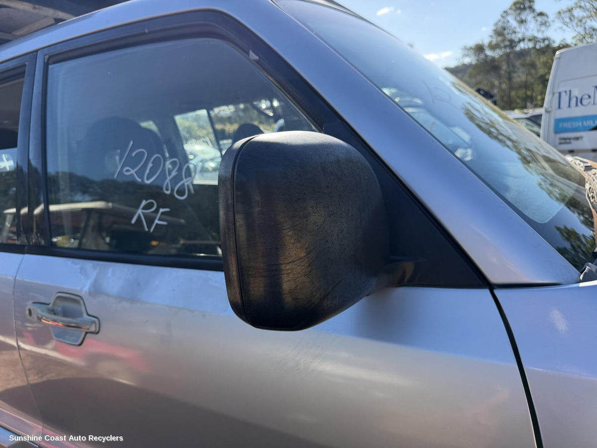 2000-2006 Mitsubishi Pajero Right Door Mirror