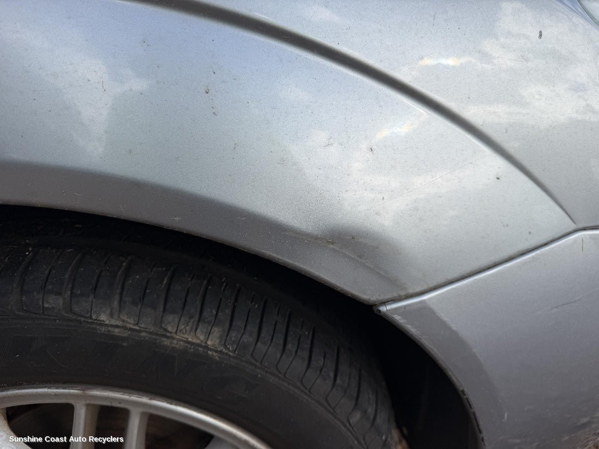 2001-2005 Ford Focus Right Guard