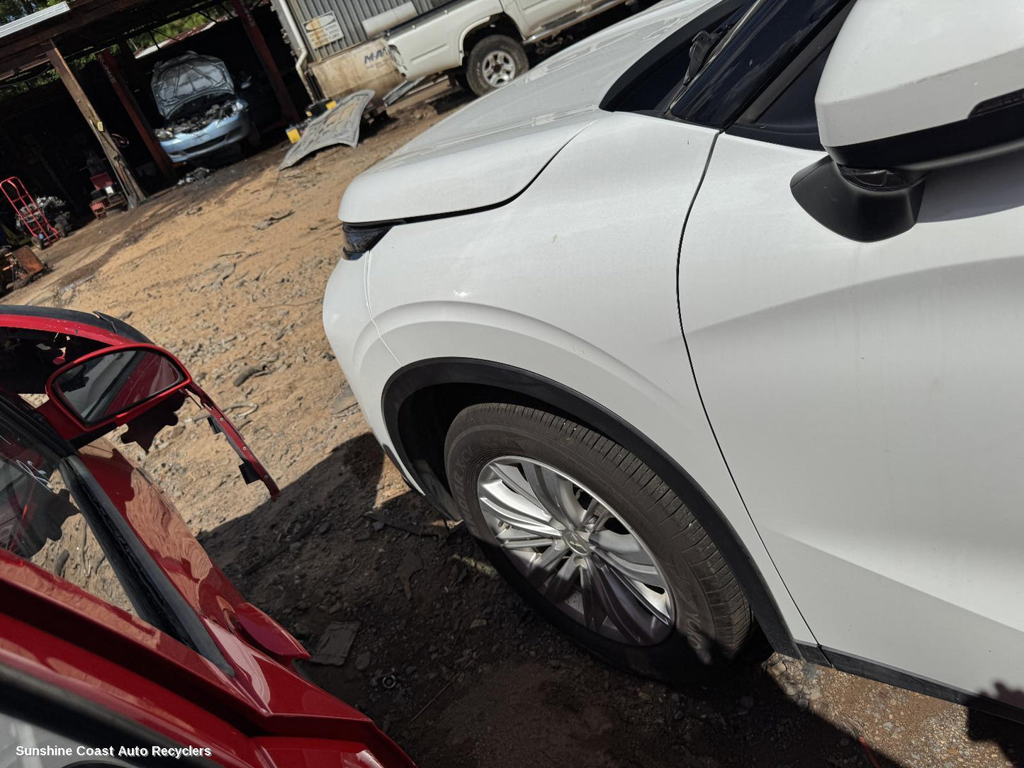 2024 Mitsubishi Outlander Left Guard