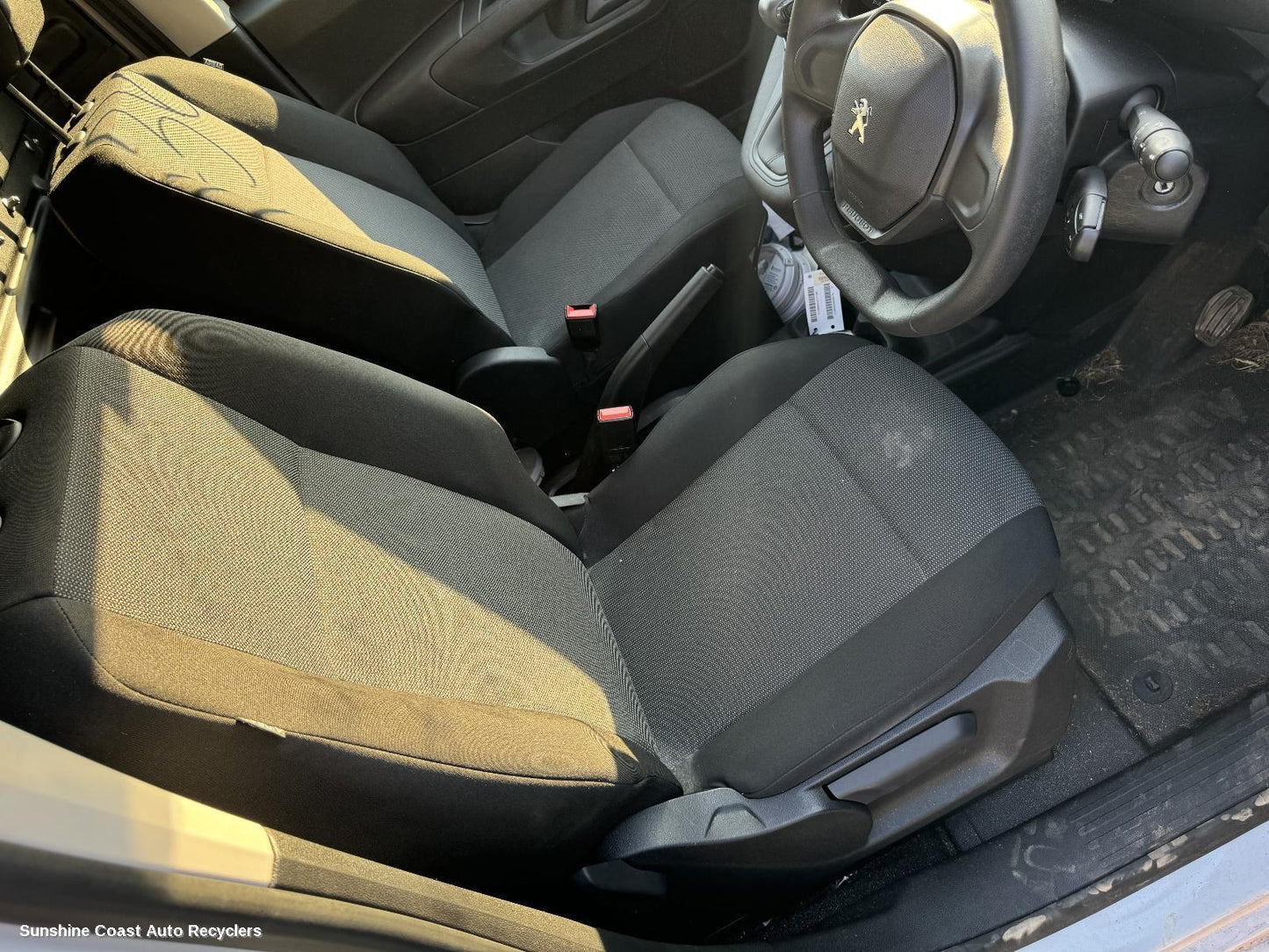 2019-2026 Peugeot Partner Front Seat