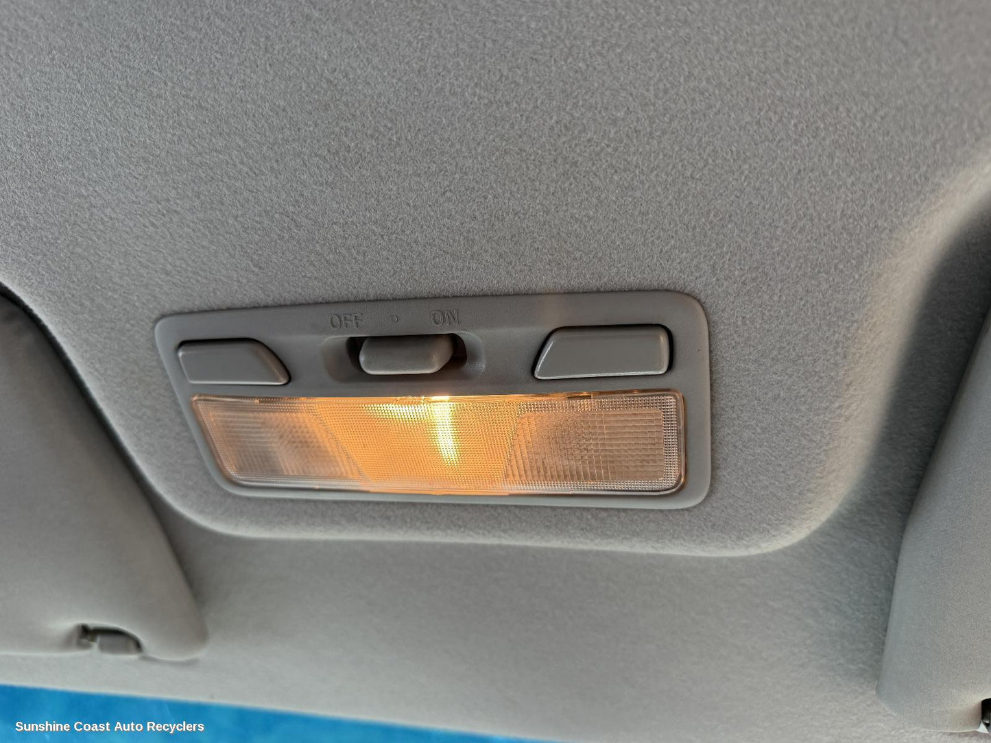 2002-2006 Mitsubishi Pajero Courtesy Light