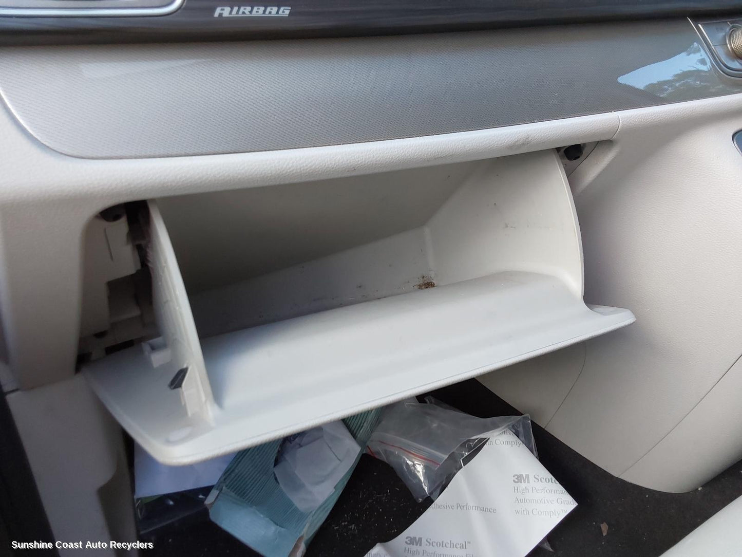 2015-2025 Ldv G10 Glove Box