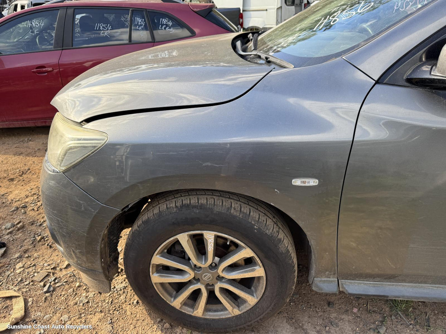 2016 Nissan Pathfinder Left Guard