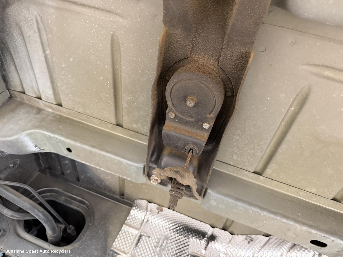 2007-2011 Dodge Nitro Spare Wheel Winch