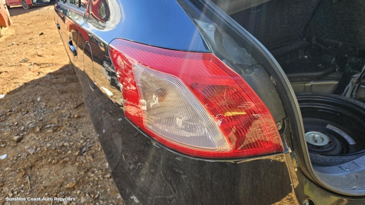 2008-2017 Mitsubishi Lancer Left Taillight