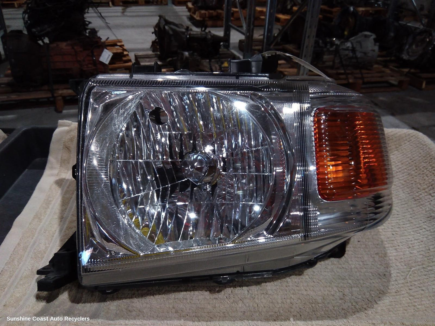 2015 Toyota Landcruiser Left Headlamp