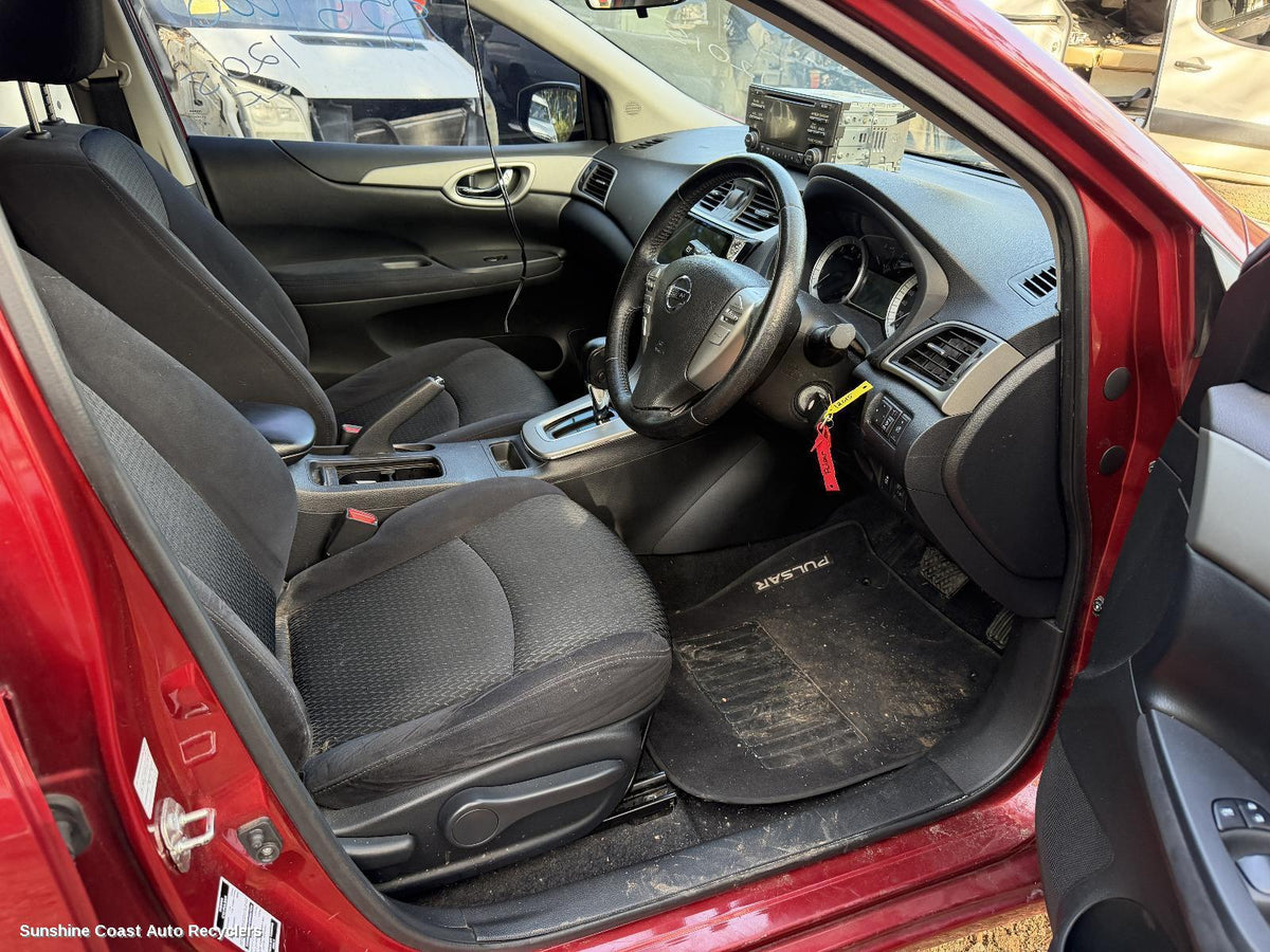 2013-2016 Nissan Pulsar Right Front Door Window