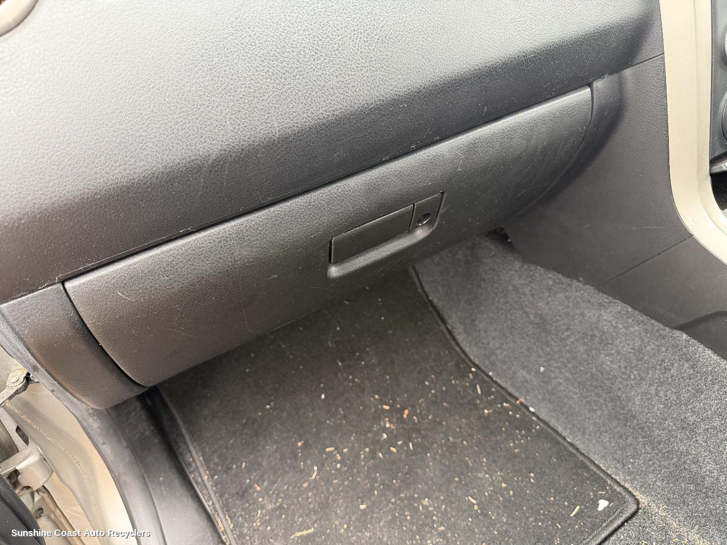 2015 Suzuki Vitara Glove Box